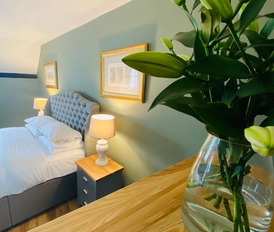 Burford House Bh Bed & Breakfast ภายนอก รูปภาพ
