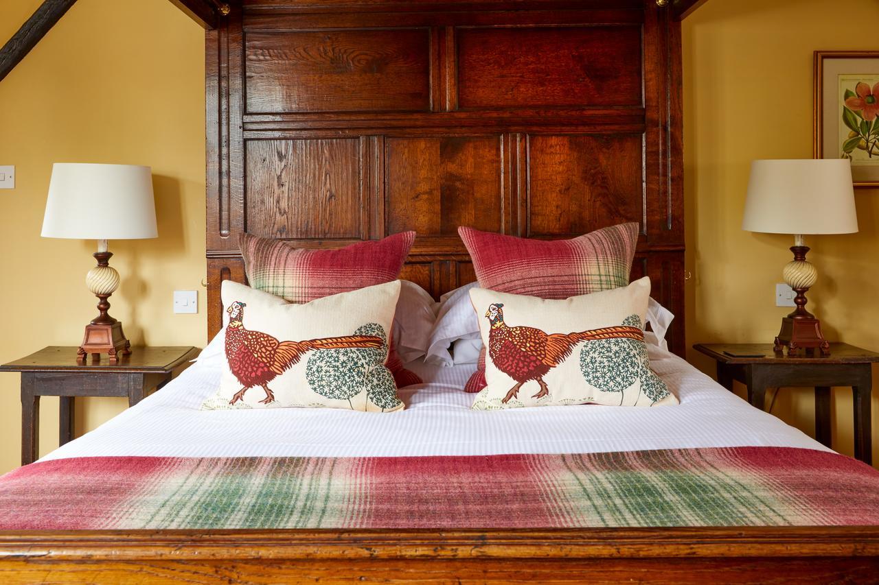 Burford House Bh Bed & Breakfast ภายนอก รูปภาพ