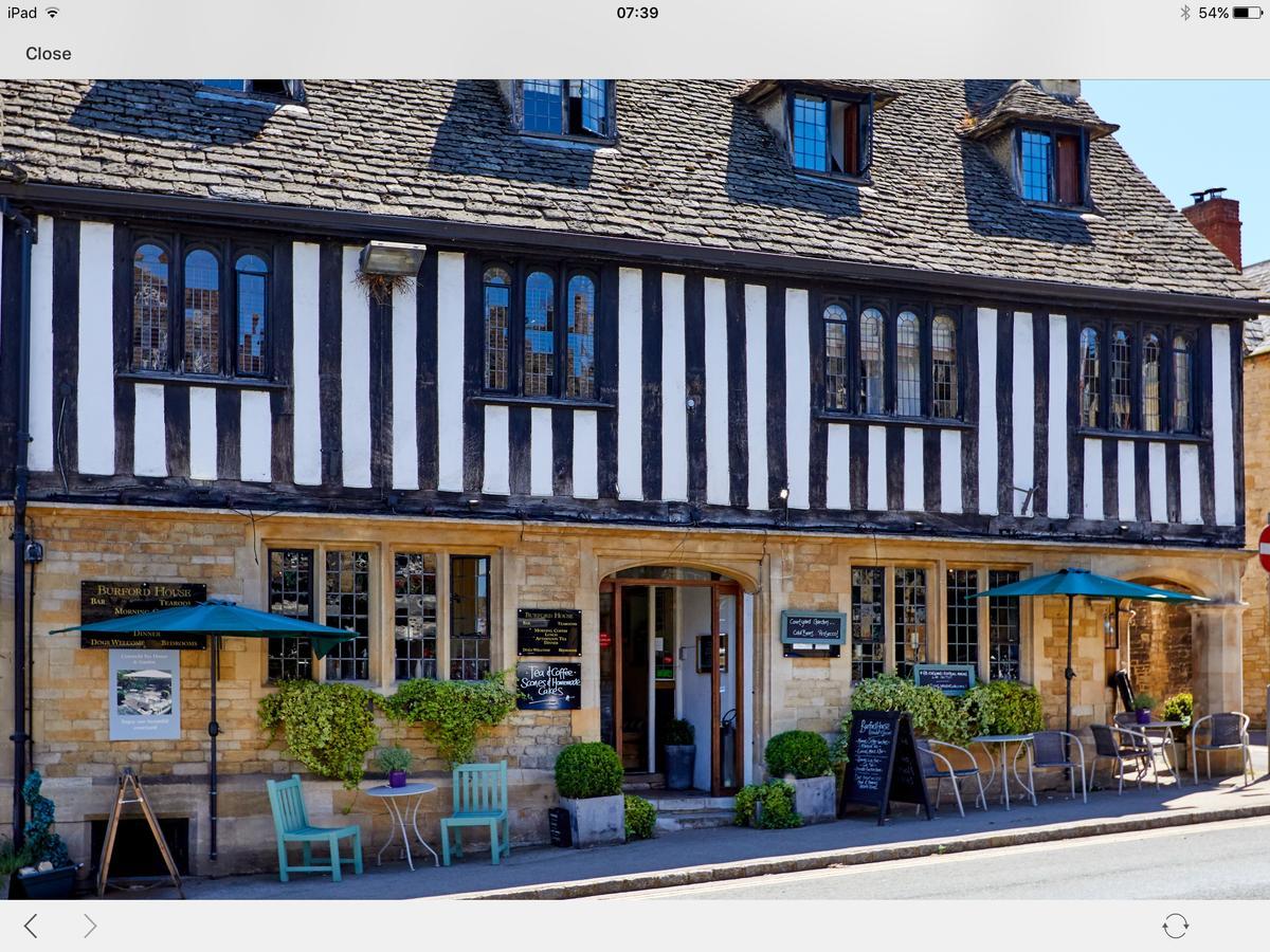 Burford House Bh Bed & Breakfast ภายนอก รูปภาพ