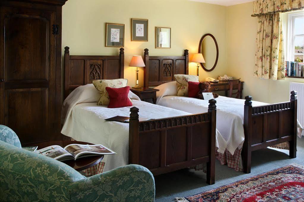 Burford House Bh Bed & Breakfast ภายนอก รูปภาพ